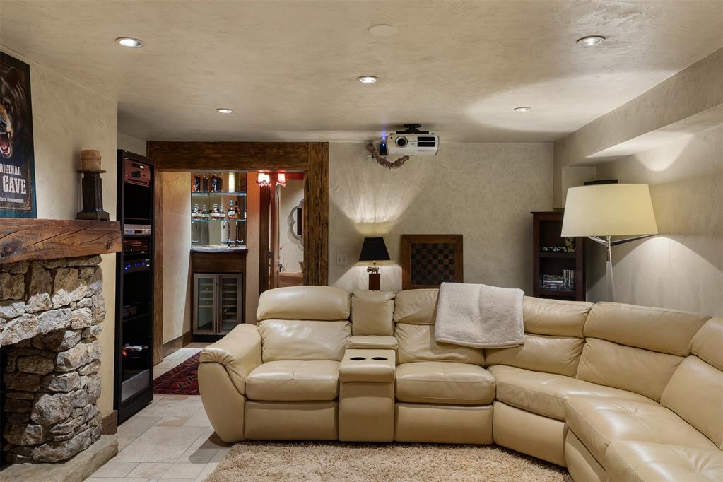 6638 Avondale Drive