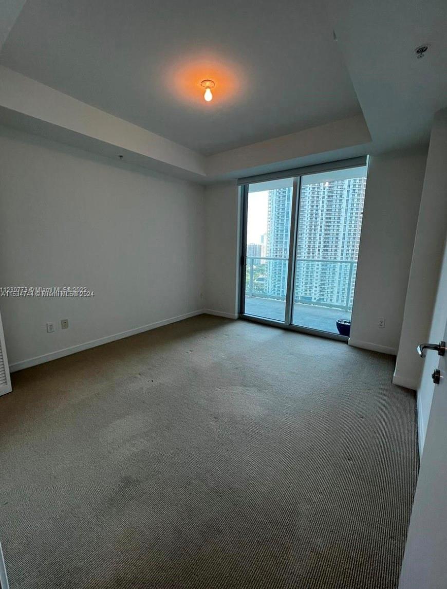 300 S Biscayne Blvd # 1606 Unit: T-1606