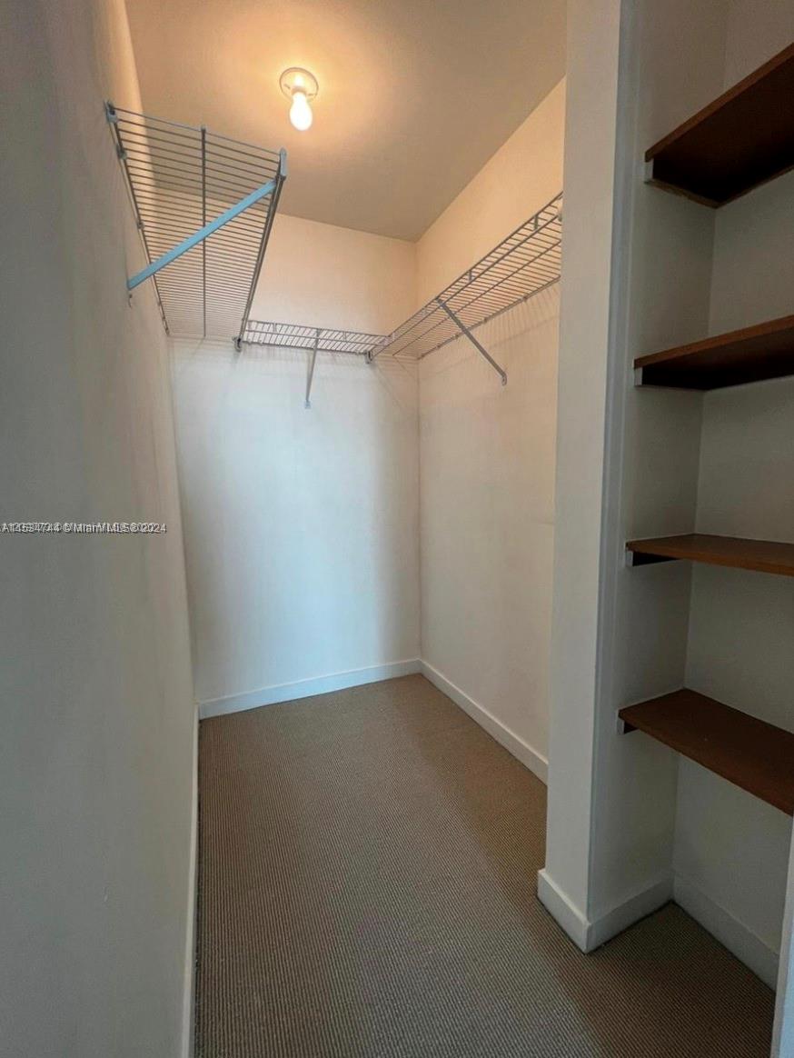 300 S Biscayne Blvd # 1606 Unit: T-1606