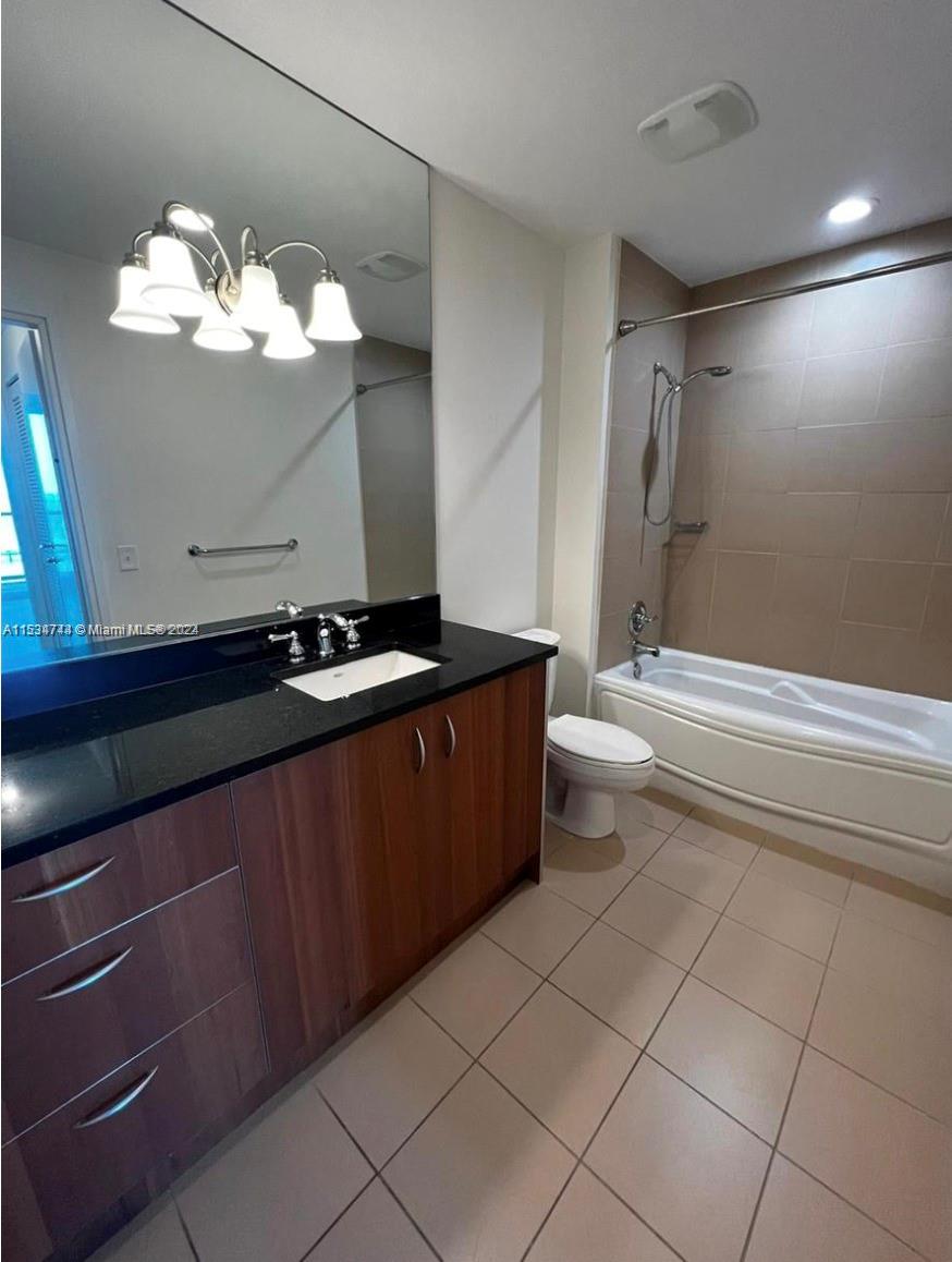 300 S Biscayne Blvd # 1606 Unit: T-1606