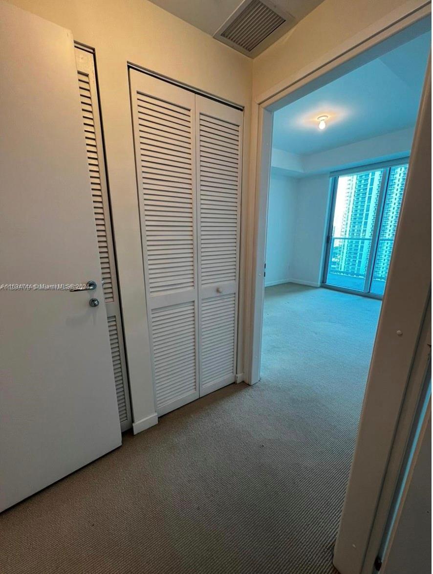 300 S Biscayne Blvd # 1606 Unit: T-1606