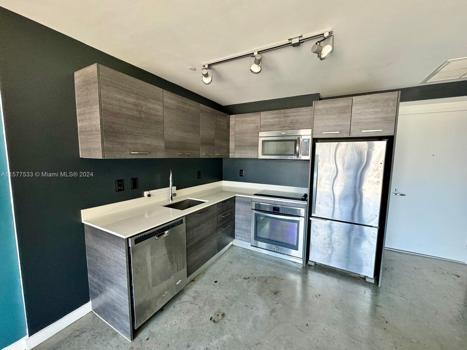 151 SE 1st St # 2007