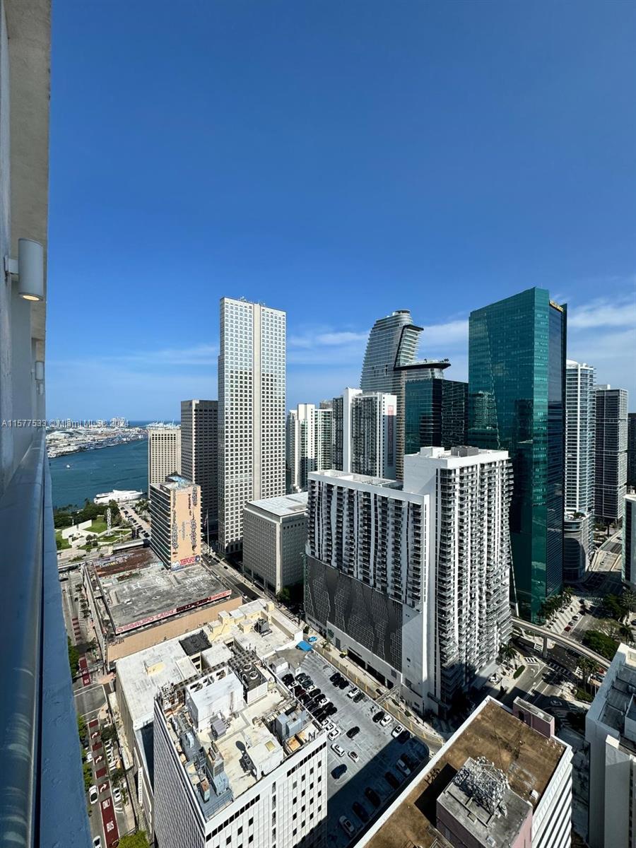 151 SE 1st St # 2007
