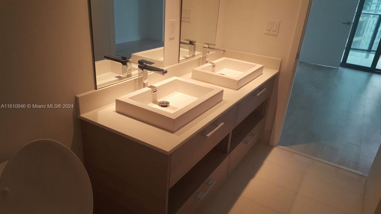 1300 S MIAMI AVE Unit: 1005