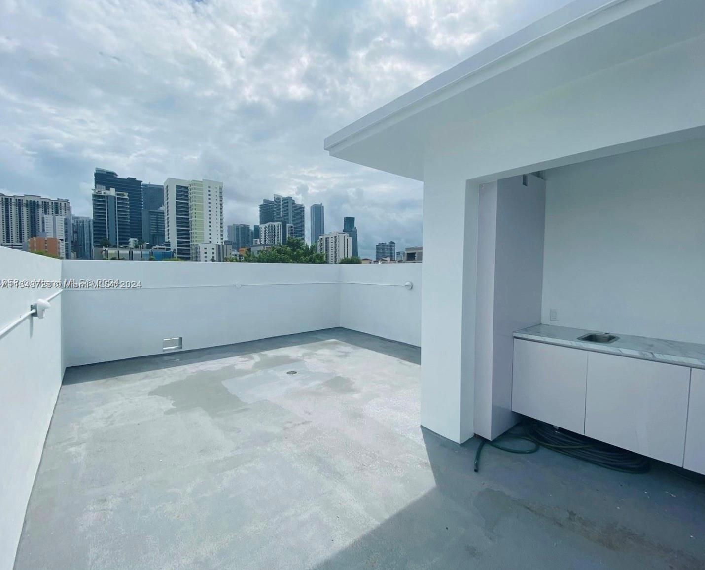 434 SW 10th St Unit: E