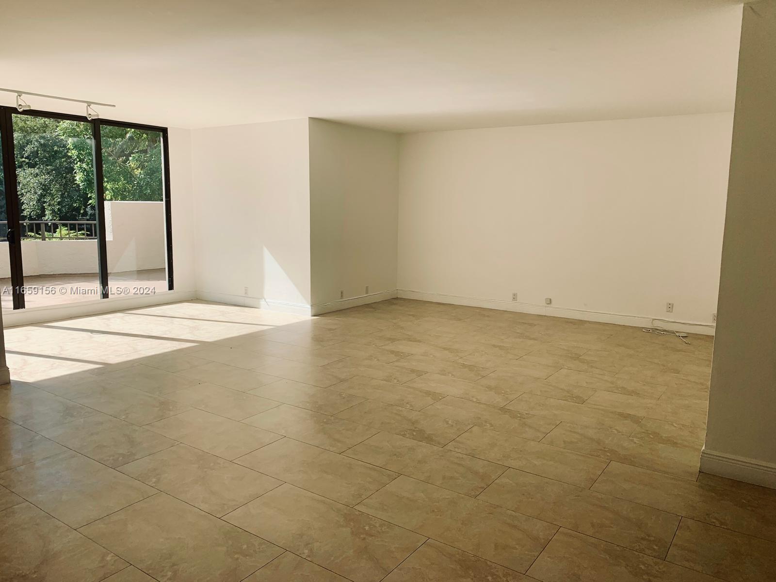 141 Crandon Blvd # 135