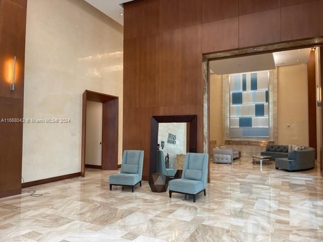 31 SE 5th St # 2107