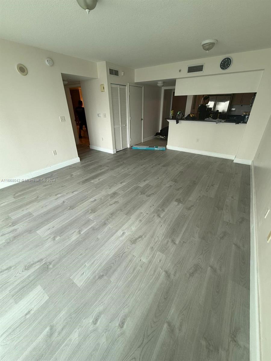 31 SE 5th St # 2107