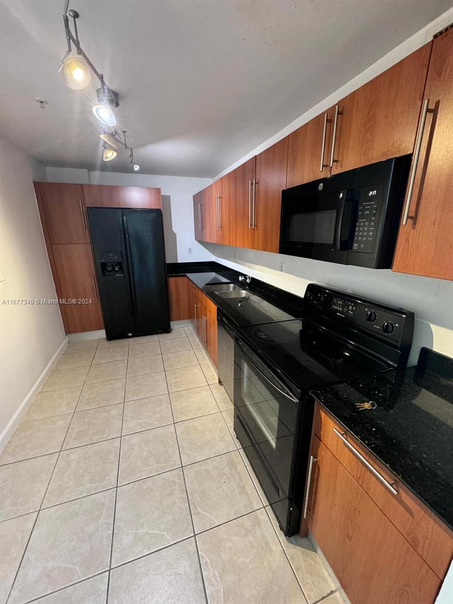 3000 S Ocean Dr # 608