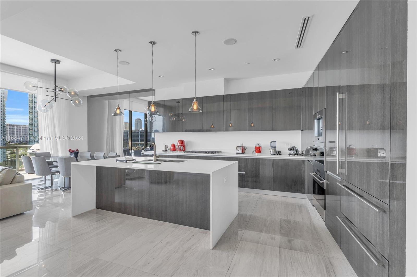 3300 NE 188th St Unit: LPH12