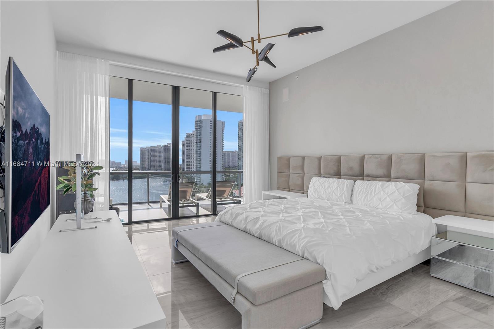 3300 NE 188th St Unit: LPH12