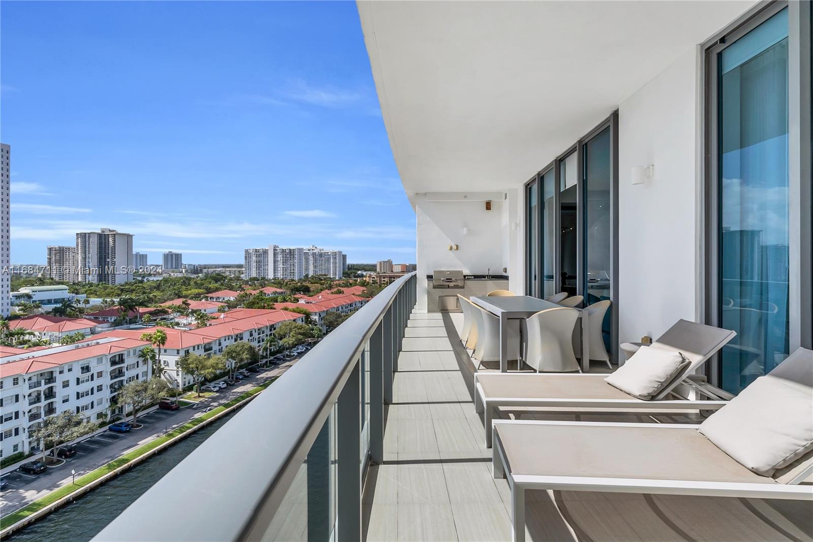 3300 NE 188th St Unit: LPH12