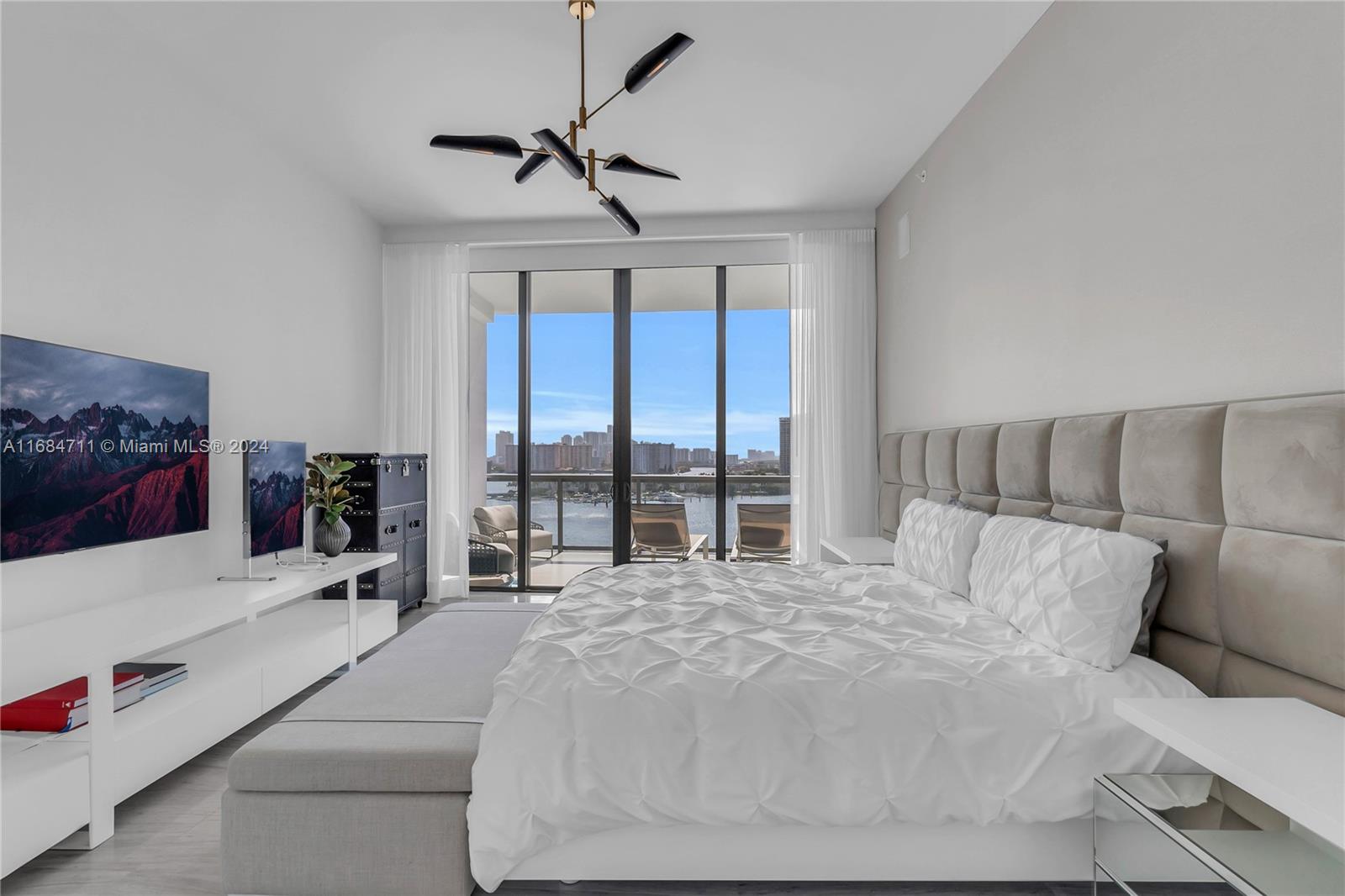 3300 NE 188th St Unit: LPH12