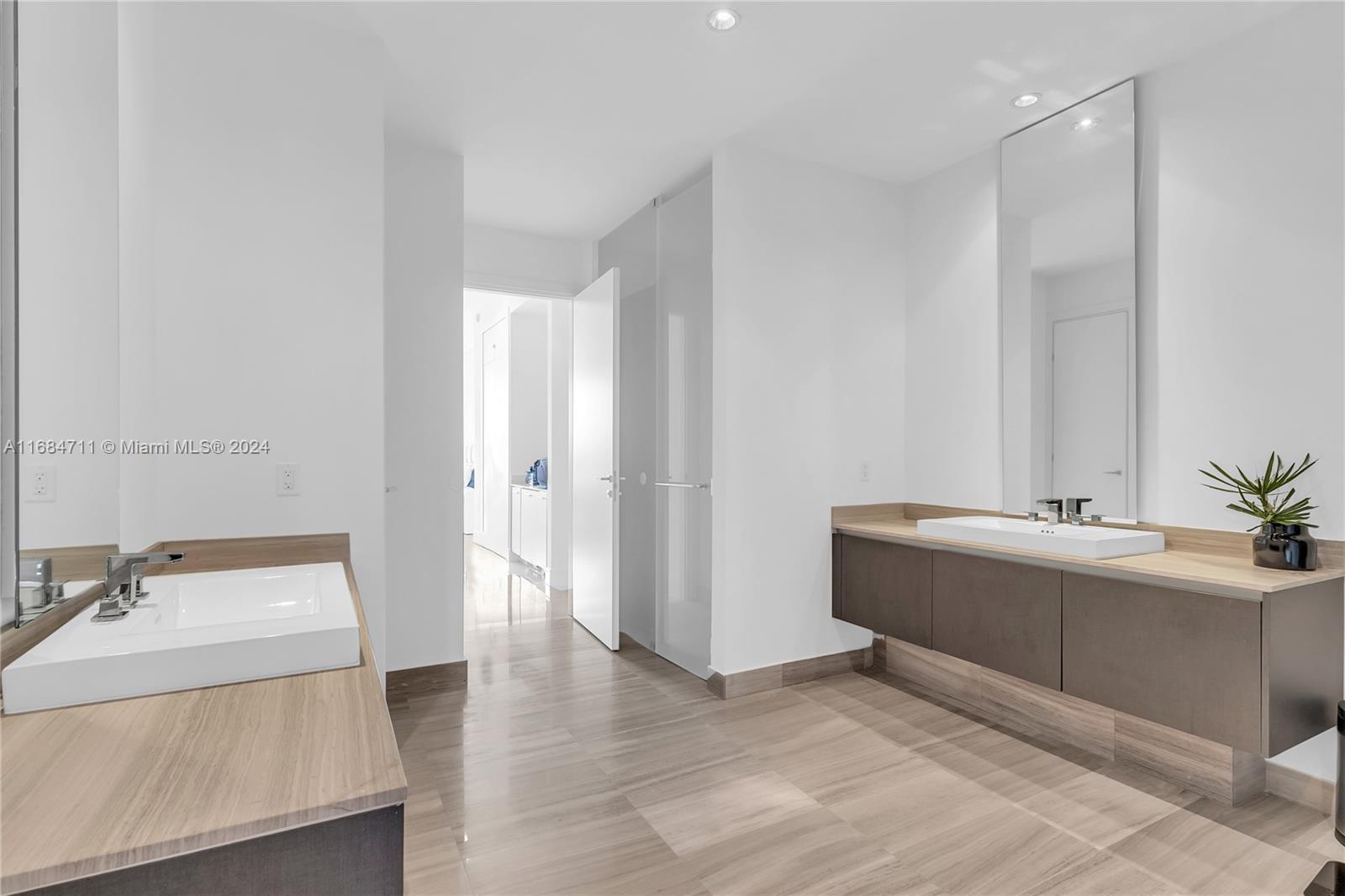 3300 NE 188th St Unit: LPH12