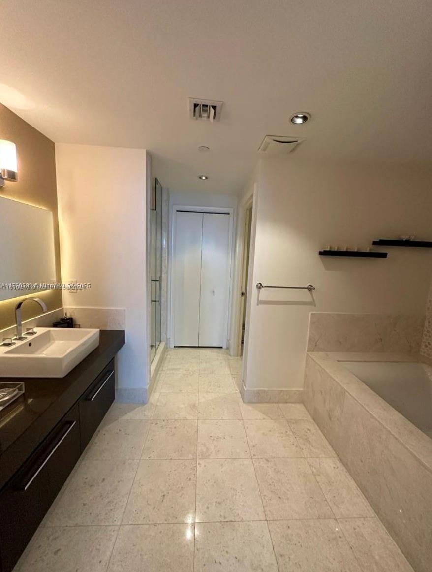 17121 Collins Ave # 3703