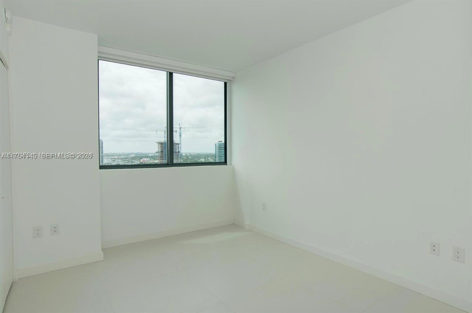 501 NE 31st St # 2009