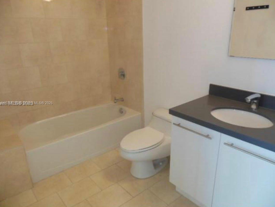 90 SW 3rd St # 1811