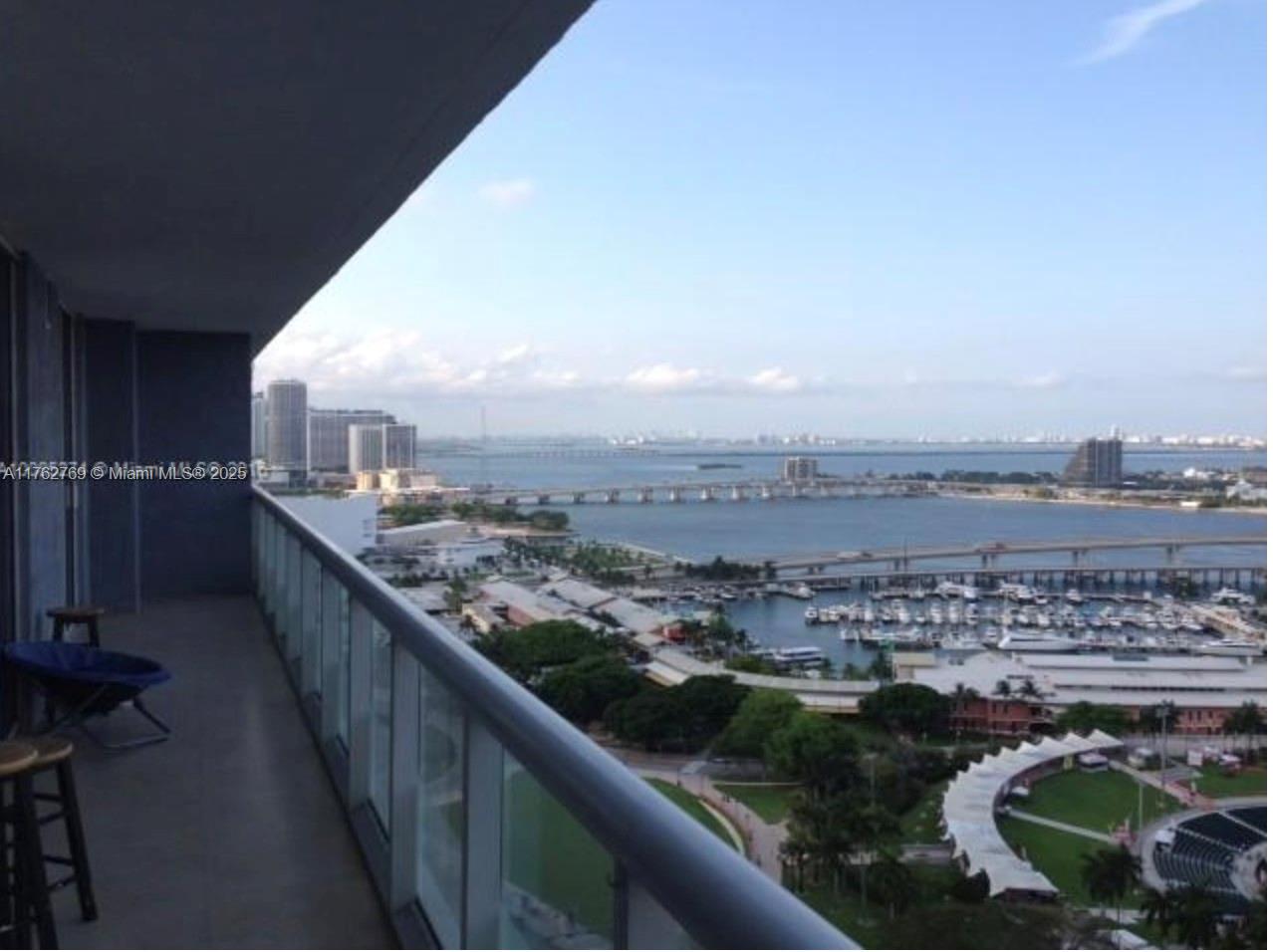 50 Biscayne Blvd # 2704