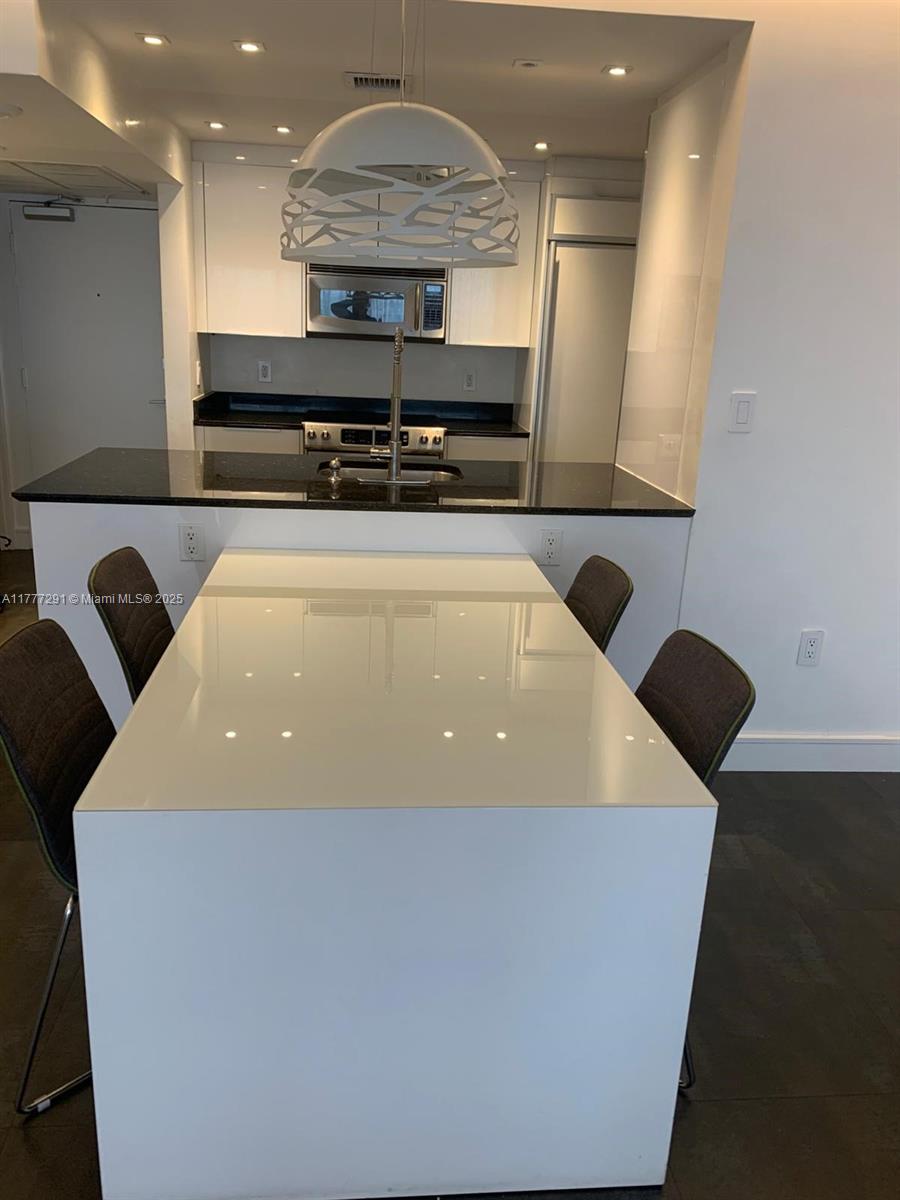 10275 Collins Ave # 1028