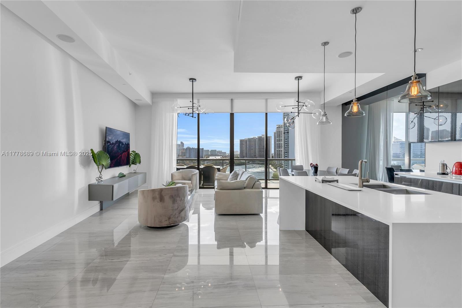 3300 NE 188th St Unit: LPH12