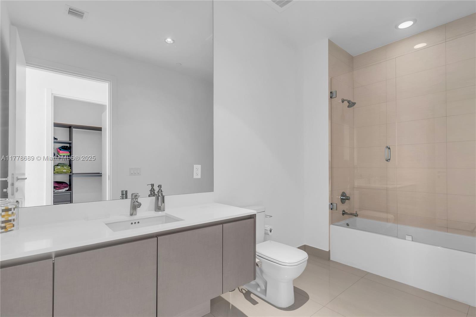 3300 NE 188th St Unit: LPH12