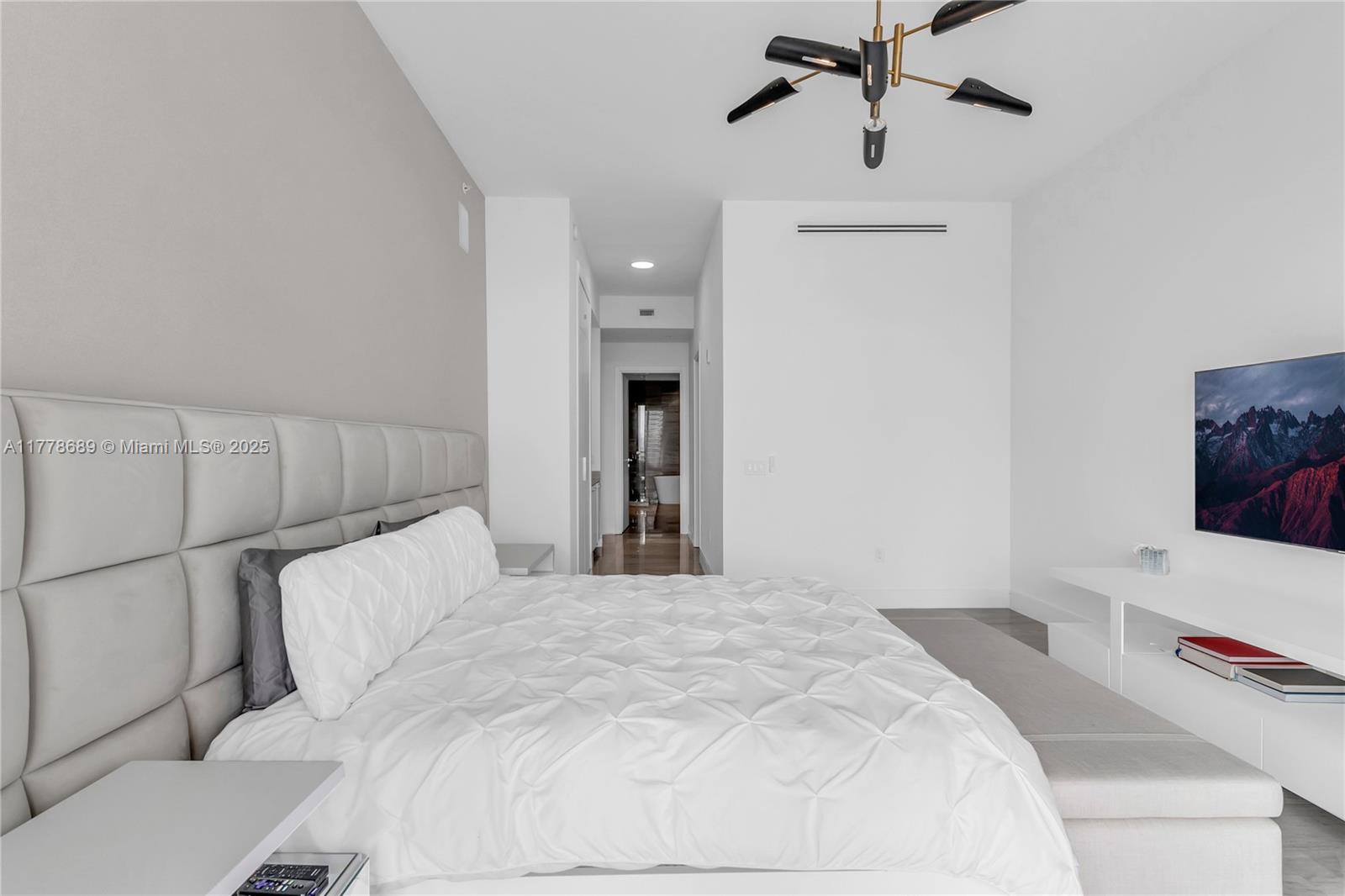 3300 NE 188th St Unit: LPH12