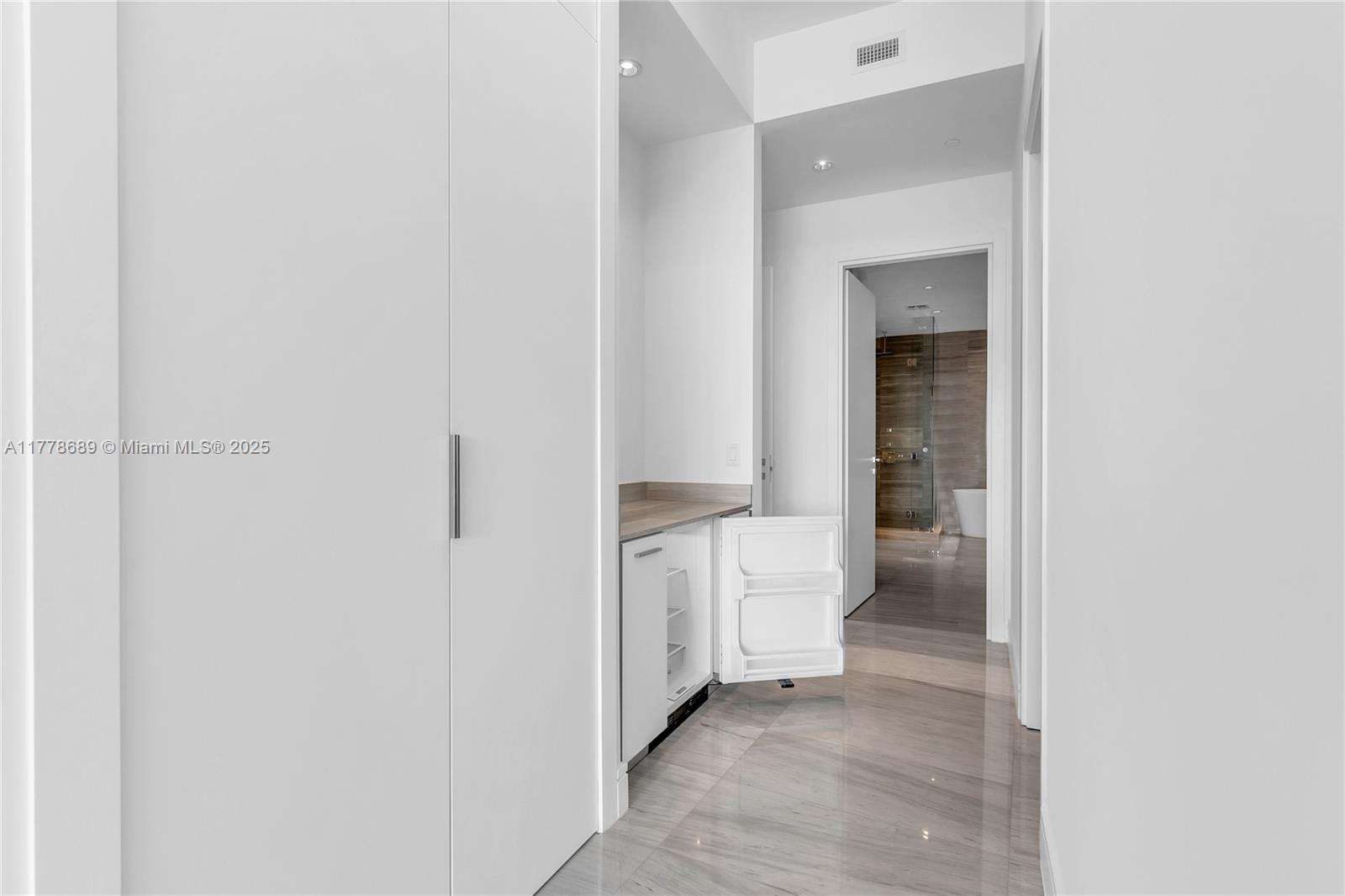 3300 NE 188th St Unit: LPH12