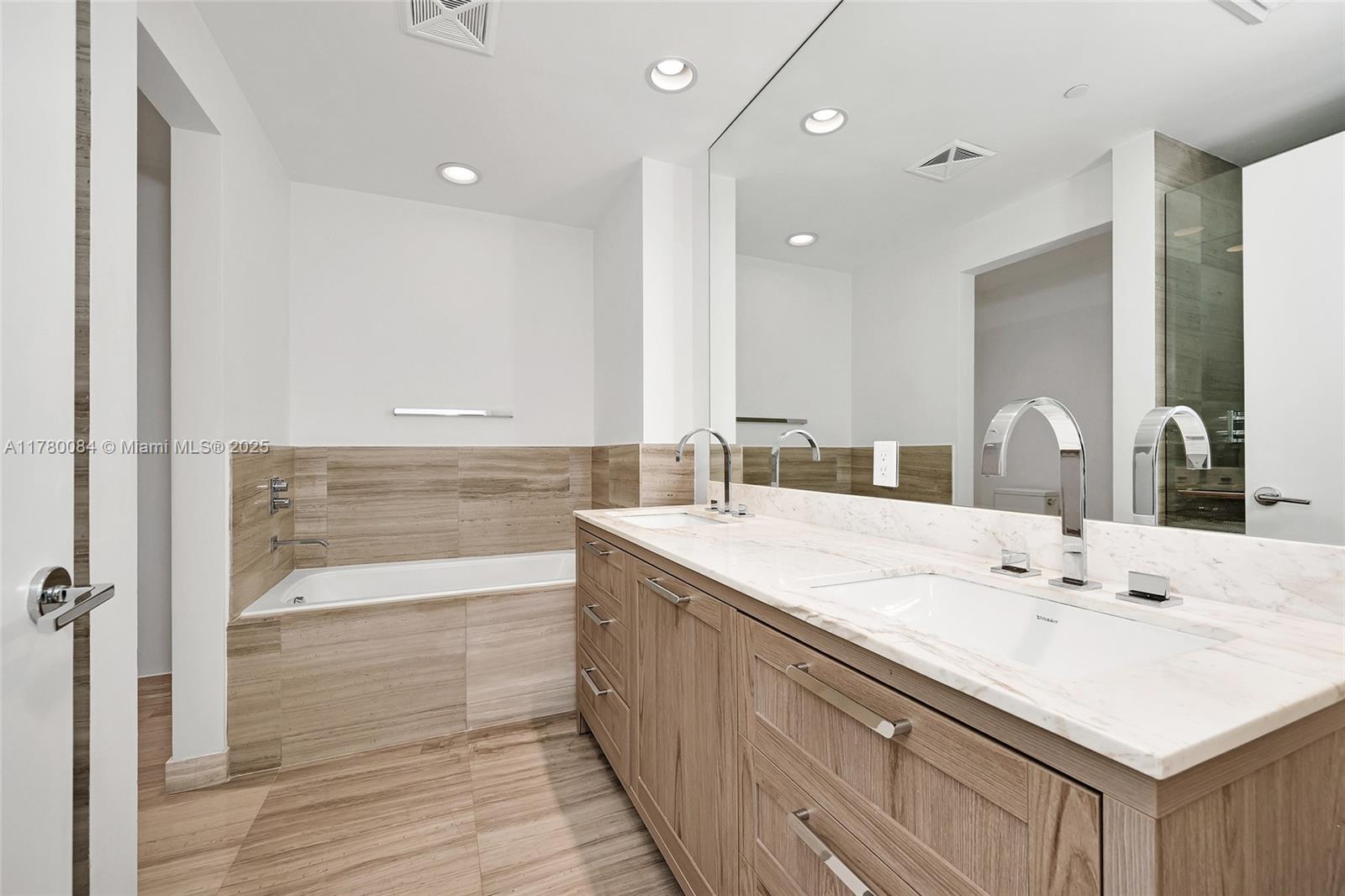 350 Ocean Dr # 506N