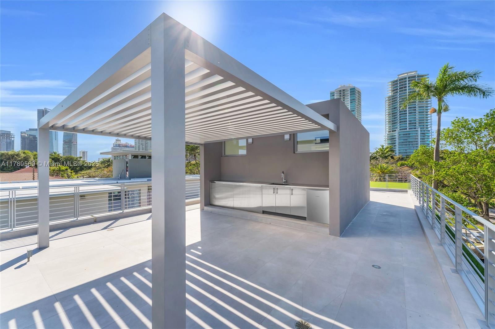2110 S Miami Ave
