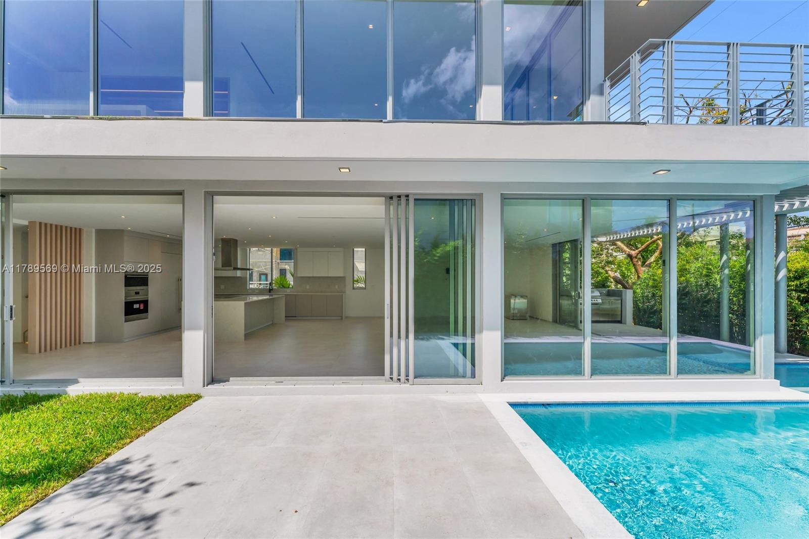 2110 S Miami Ave