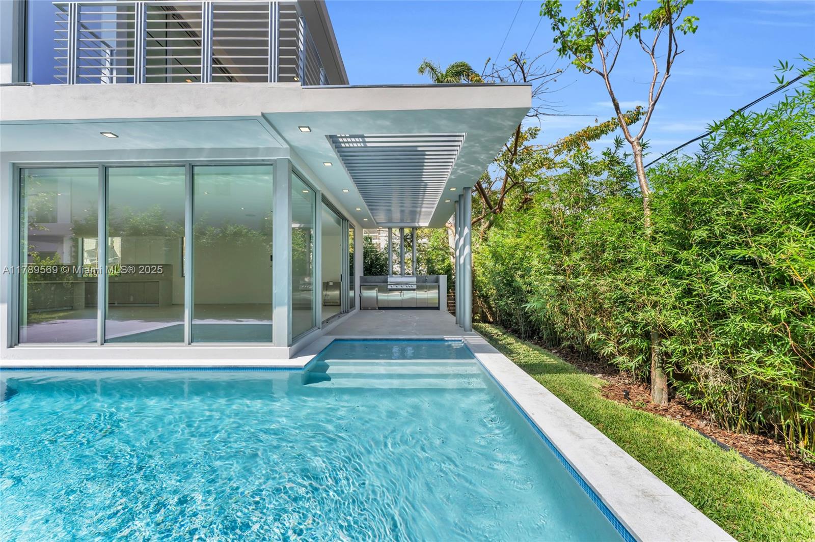 2110 S Miami Ave
