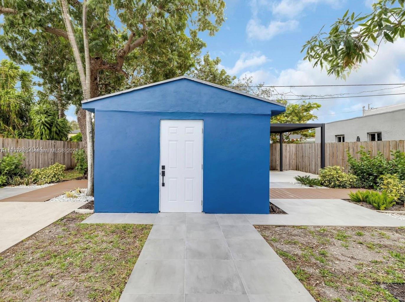 345 NW 44th St # 0