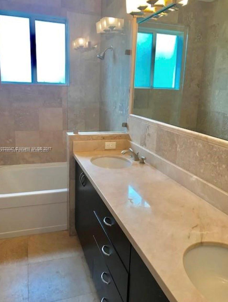 2286 SW 16 CT