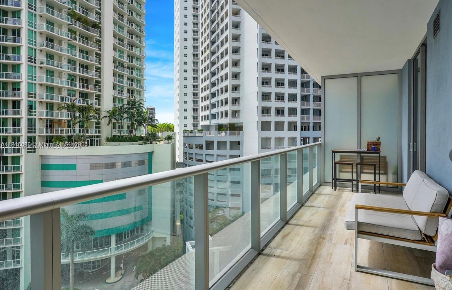 1300 Brickell Bay Dr # 906