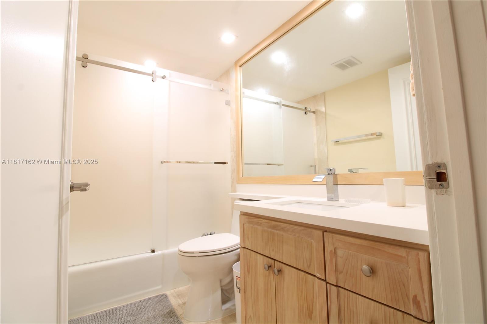 151 Crandon Blvd # 702