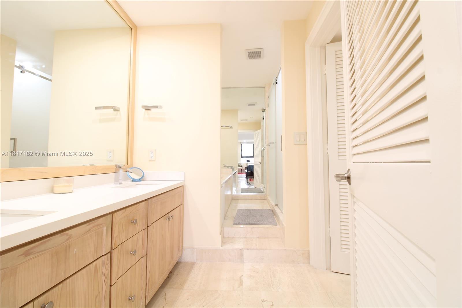 151 Crandon Blvd # 702