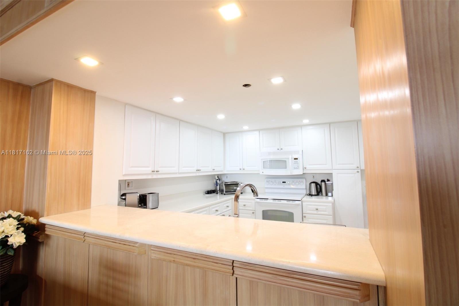 151 Crandon Blvd # 702