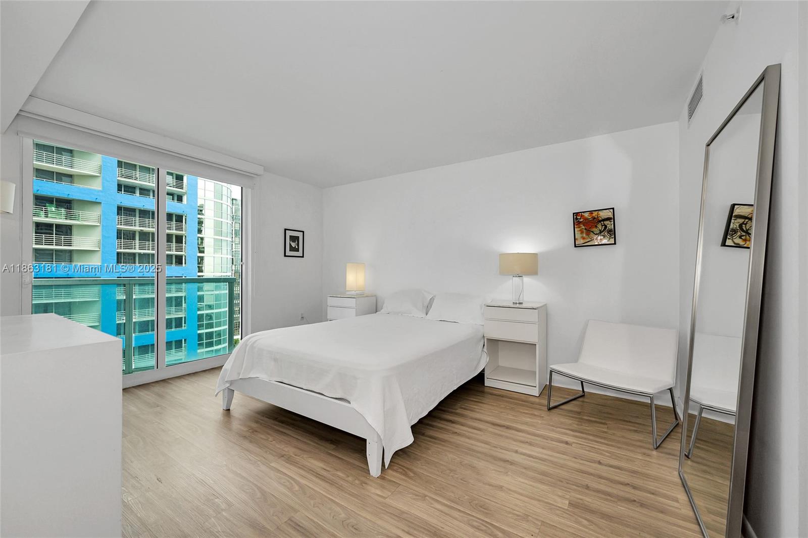 2101 Brickell Ave # 905