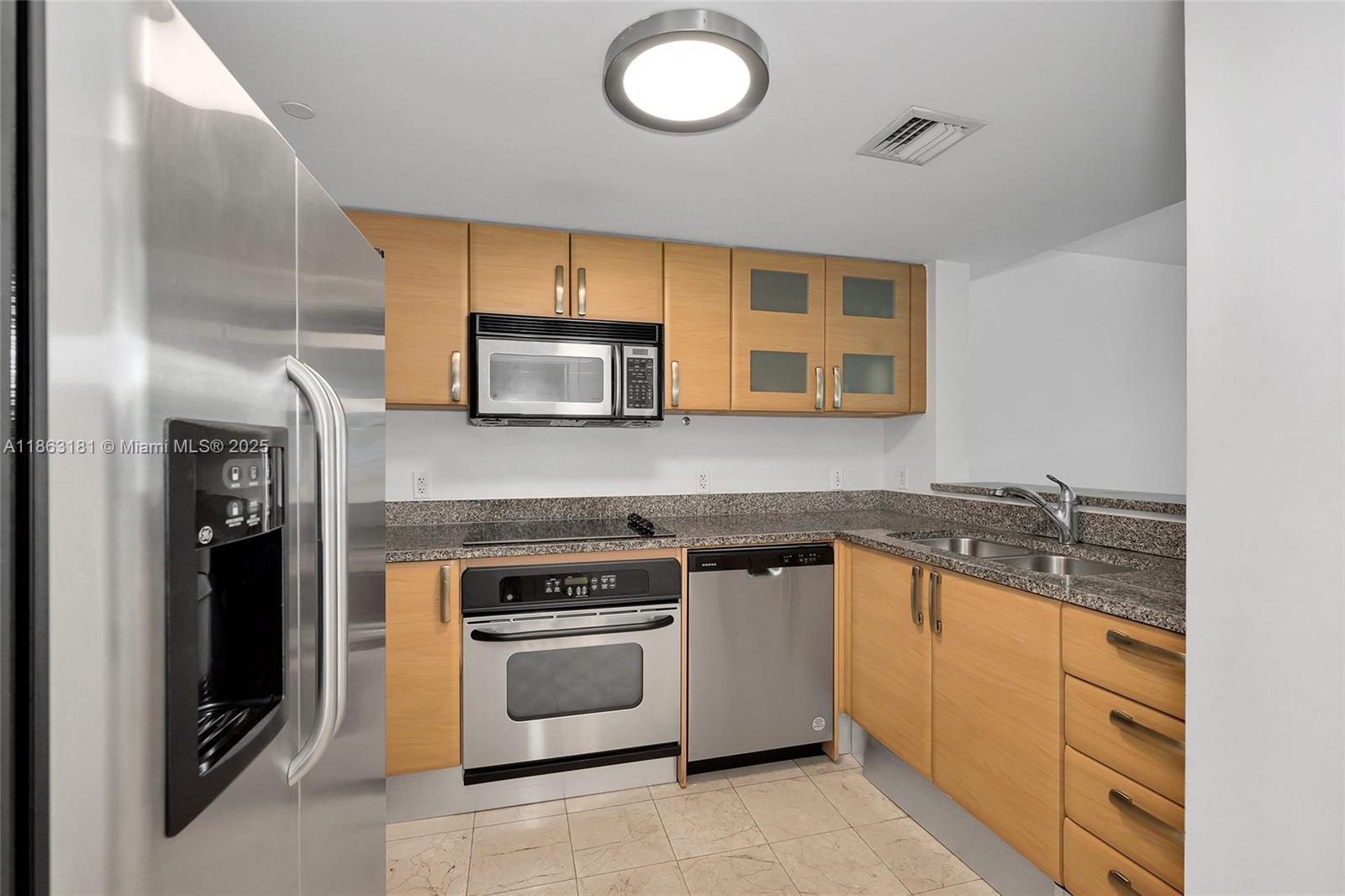 2101 Brickell Ave # 905