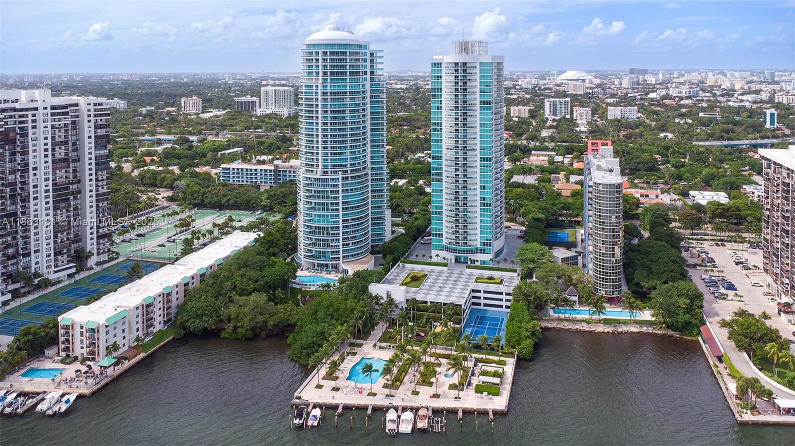 2101 Brickell Ave # 905