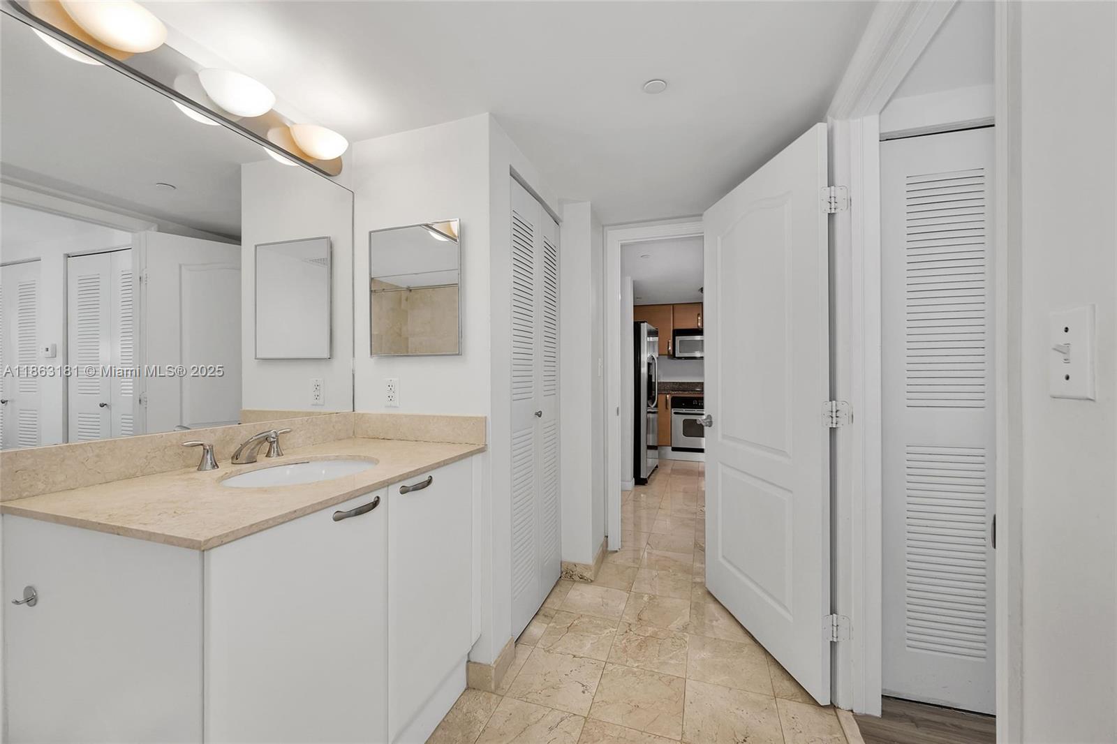 2101 Brickell Ave # 905