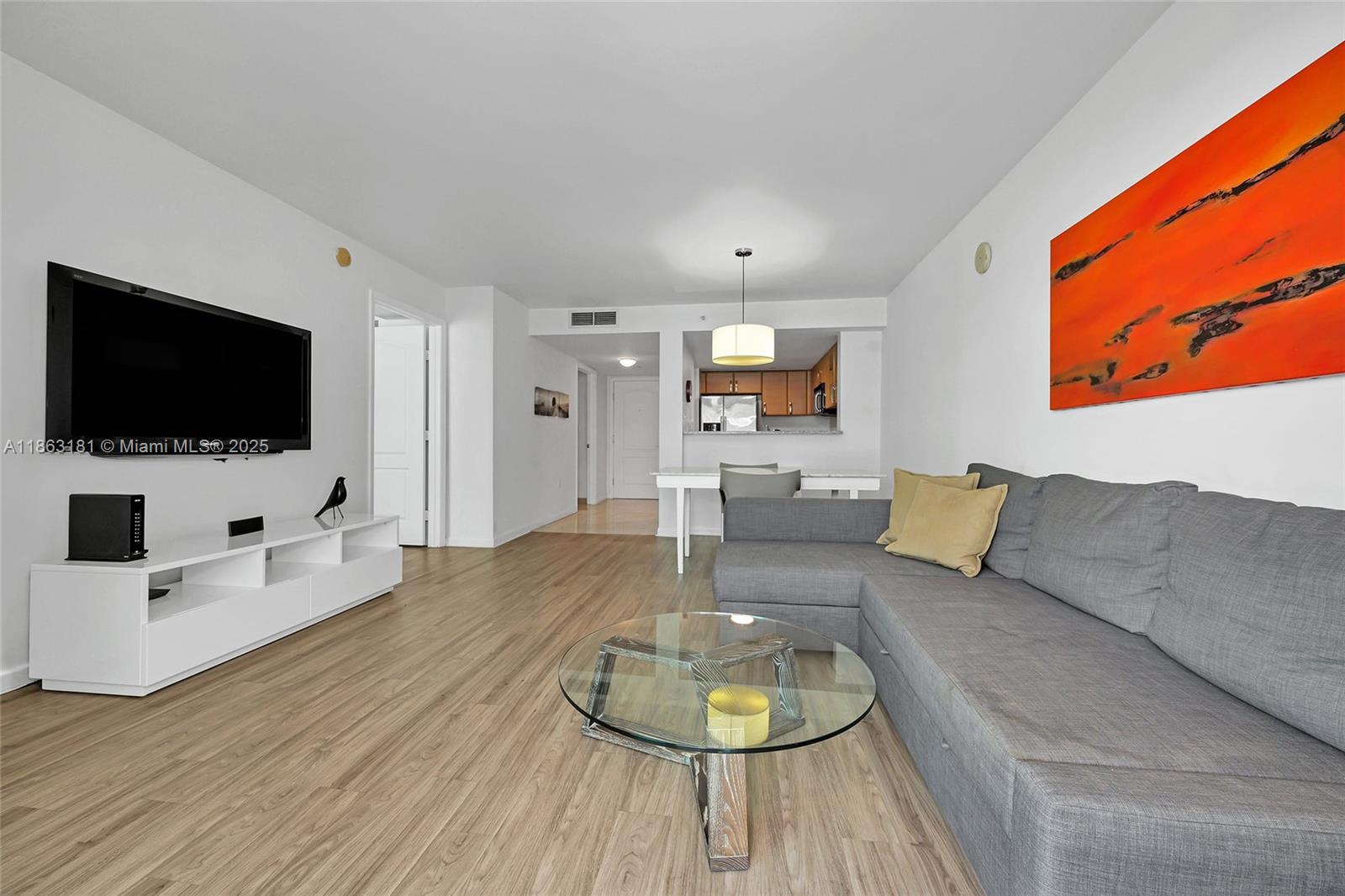 2101 Brickell Ave # 905