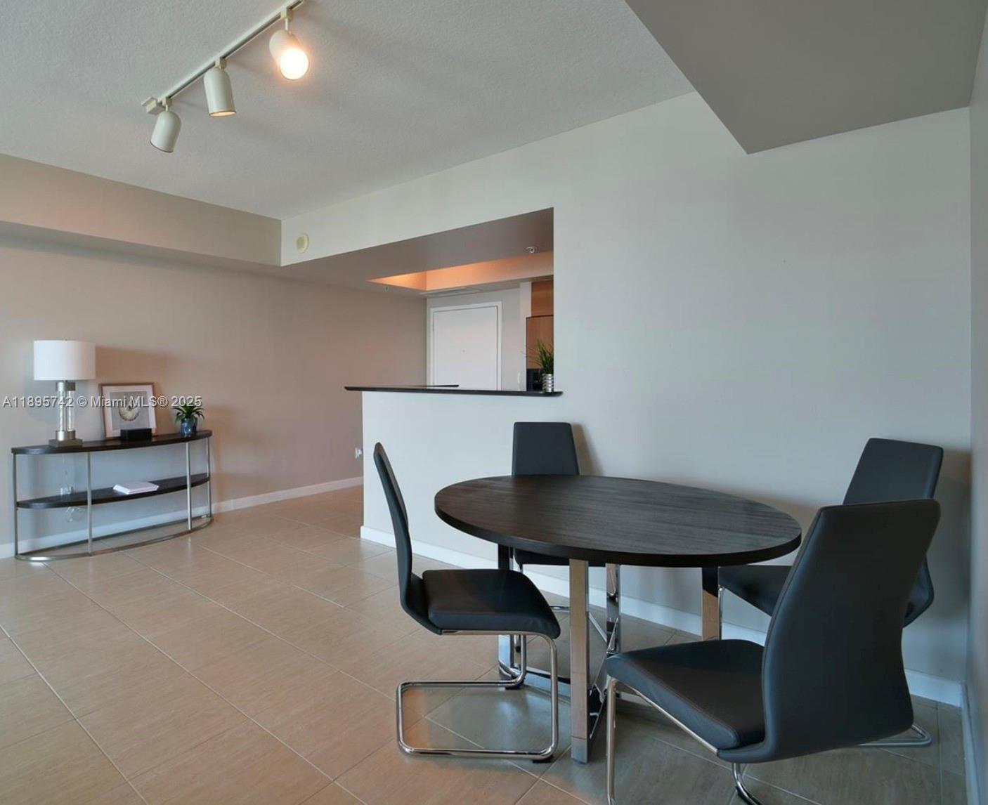 335 S Biscayne Blvd # 2707