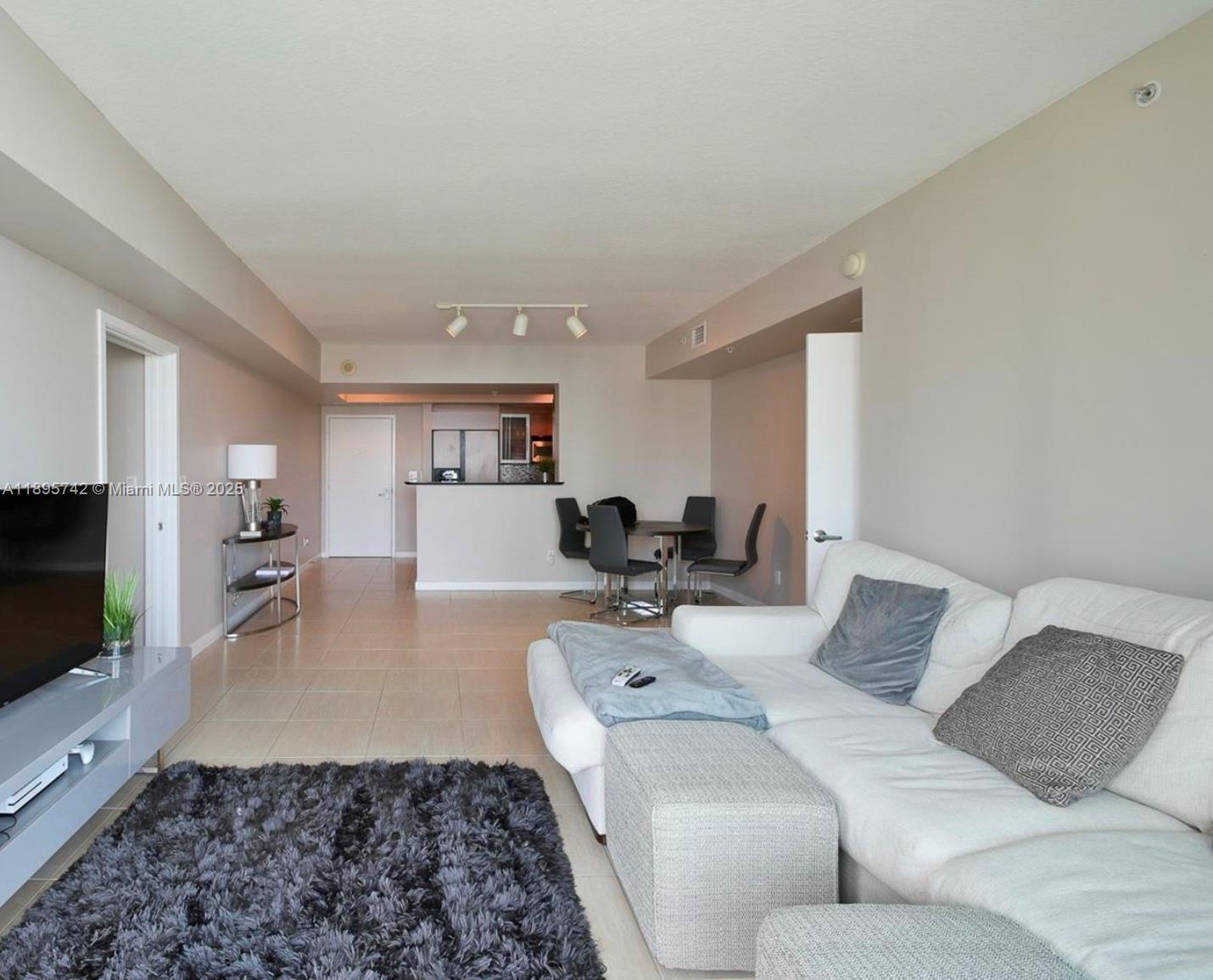 335 S Biscayne Blvd # 2707