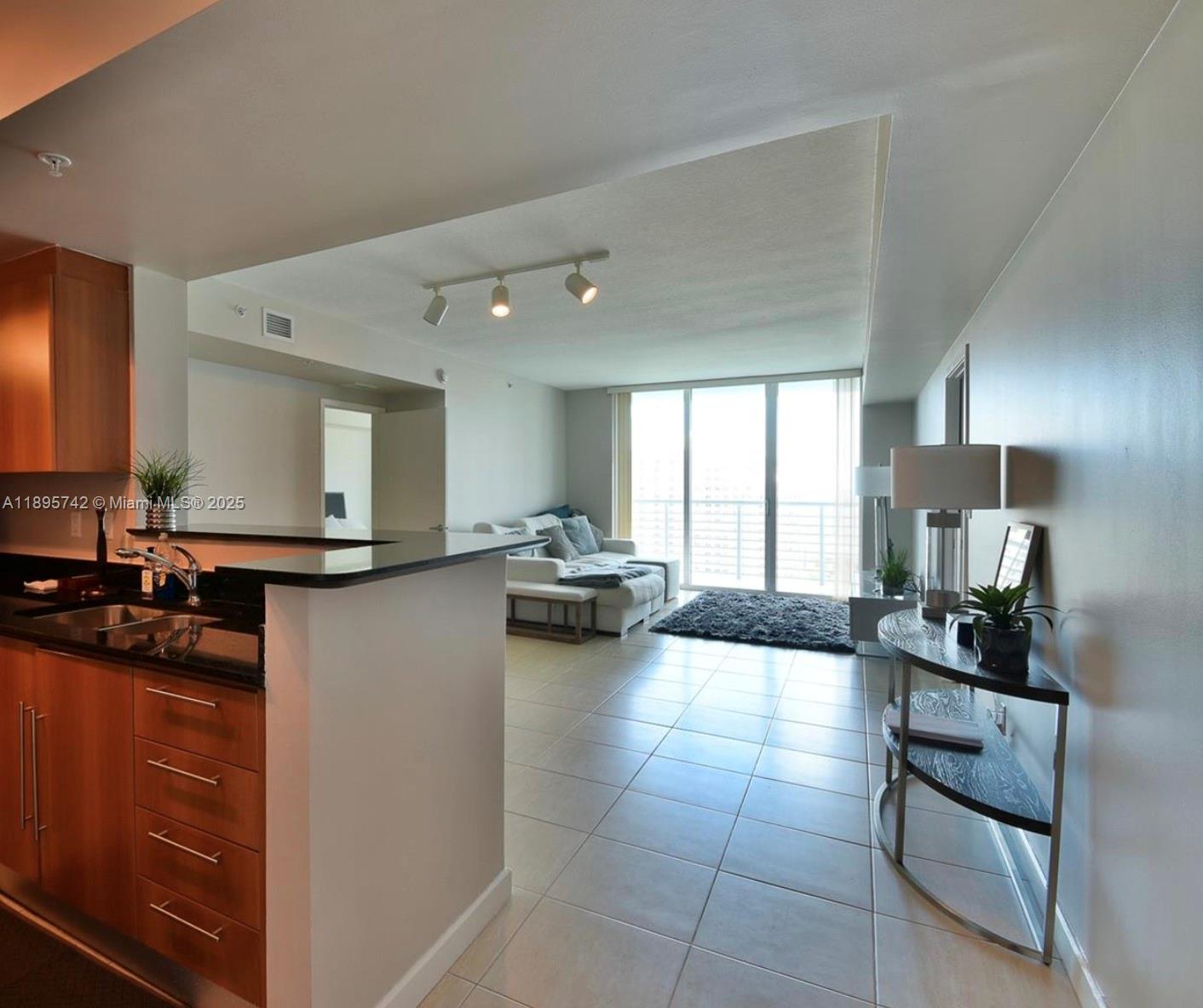 335 S Biscayne Blvd # 2707