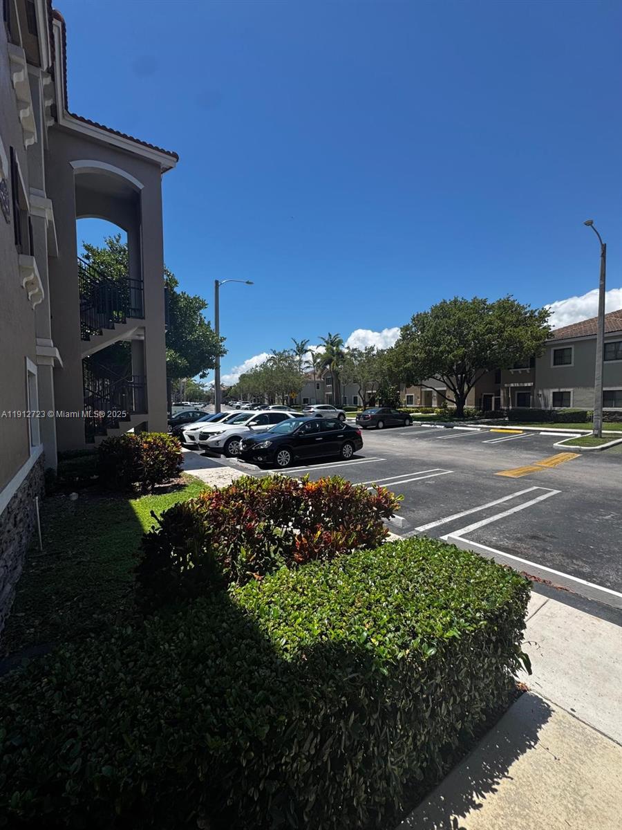 22621 SW 88th Pl # 8 Unit: 302-8
