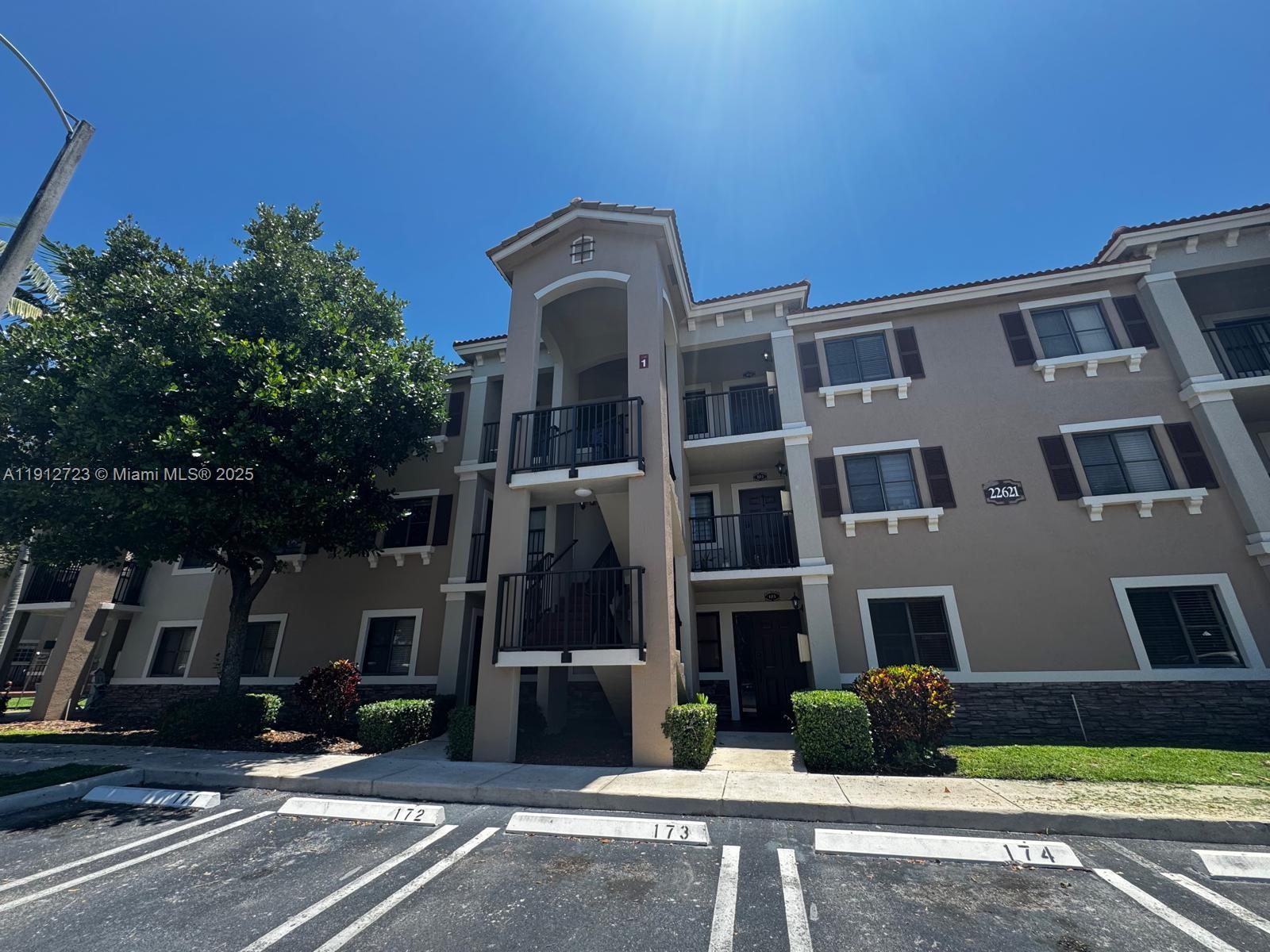 22621 SW 88th Pl # 8 Unit: 302-8
