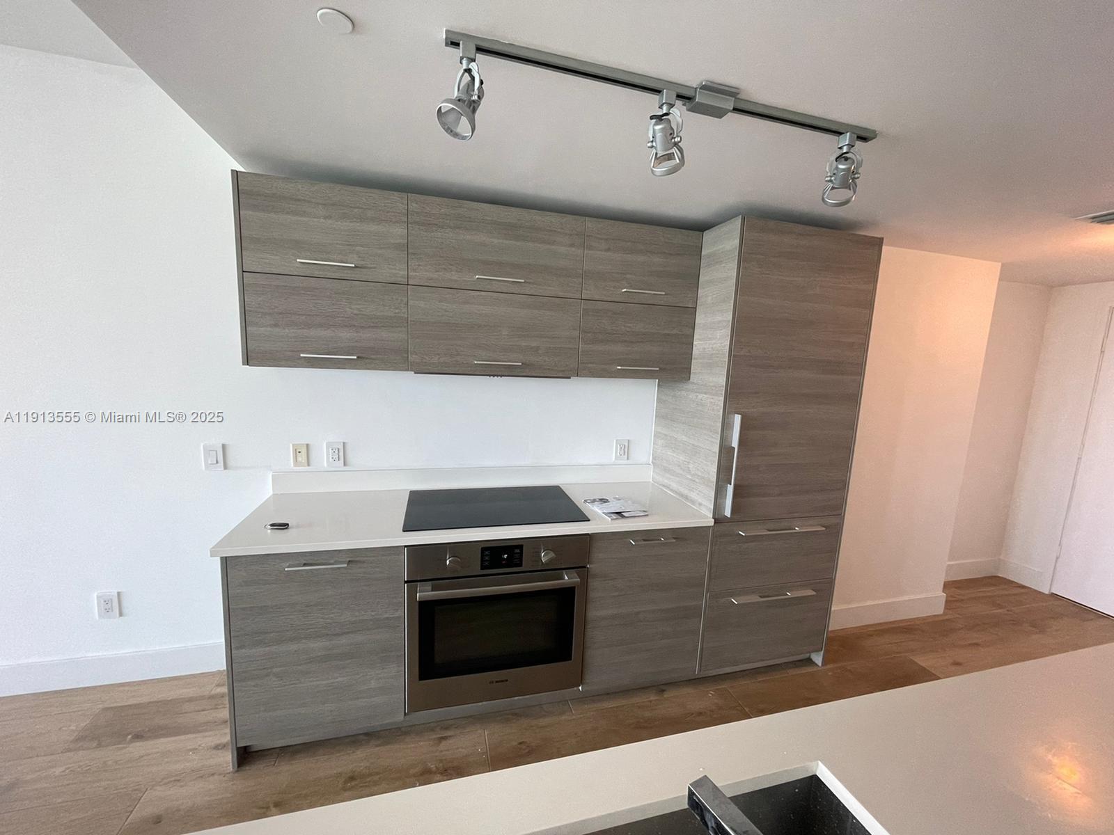 650 NE 32 street # 1805