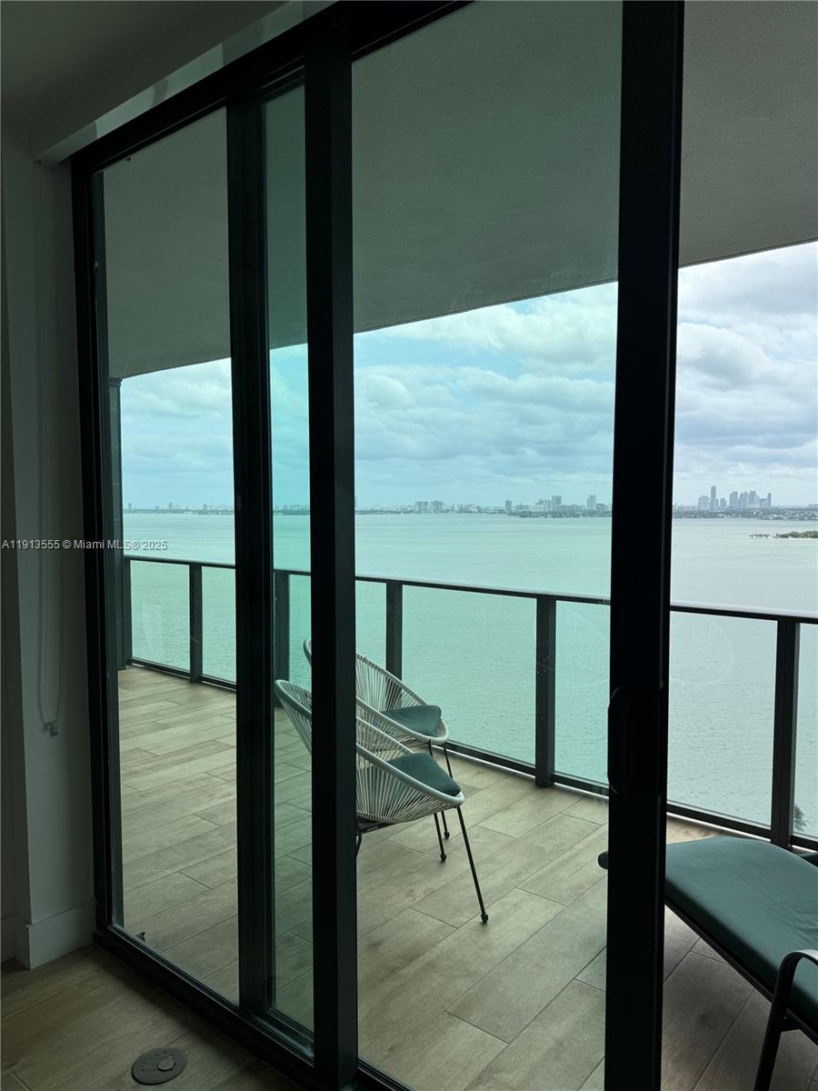 650 NE 32 street # 1805