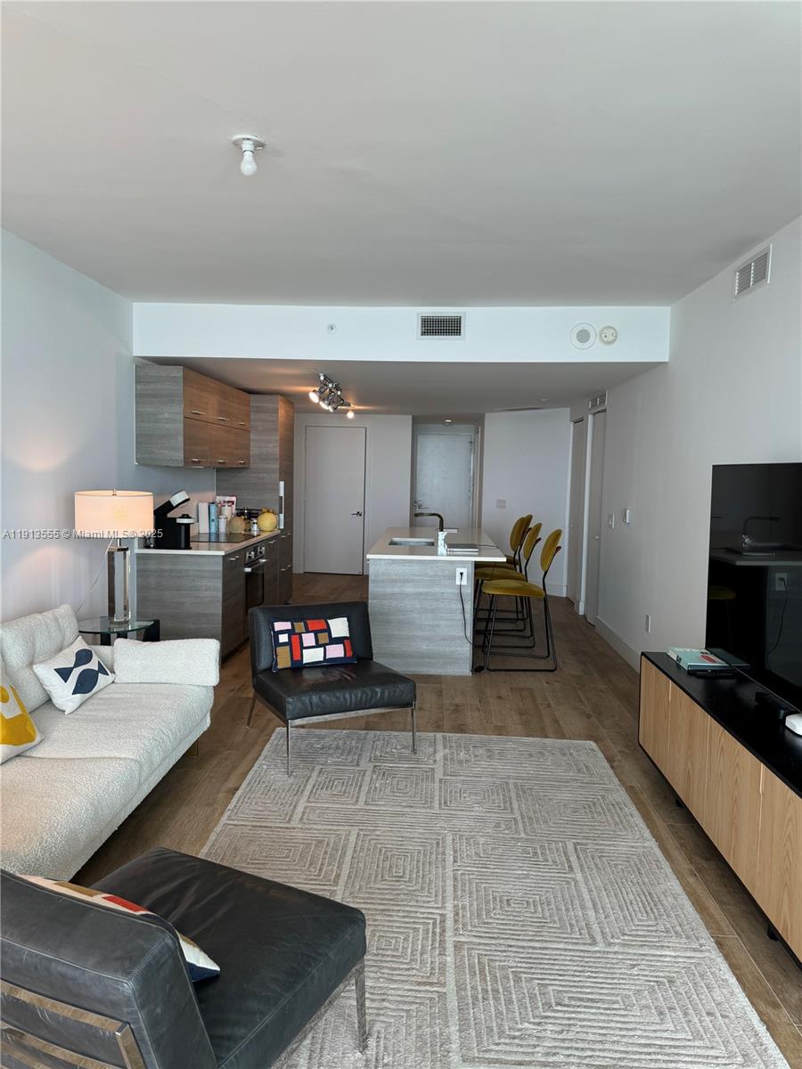 650 NE 32 street # 1805